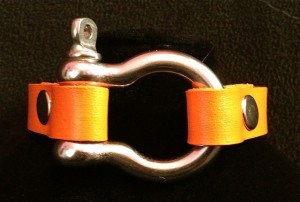 SIGNATURE LEATHER WITH STAINLESS STEEL ANCHOR SHACKLE BRACELET  
